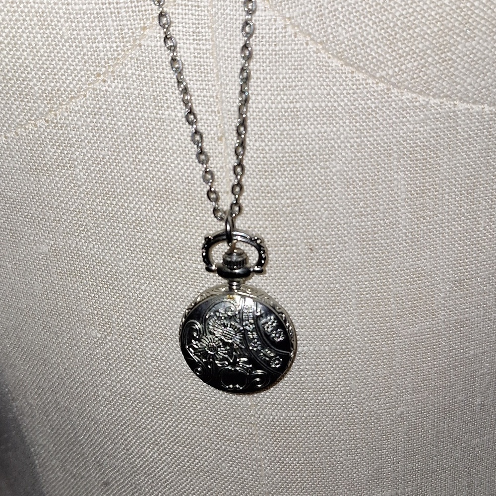 AEO LONG POCKET WATCH NECKLACE AND SHORT CRYSTAL CHOKER - Picture 3 of 11